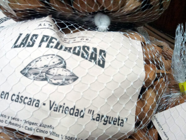 Almendra Largueta con cáscara en malla de 1kg